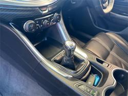 2016 Holden
                Ute SS V