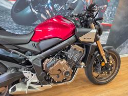 2024 Honda CB650RAC RED