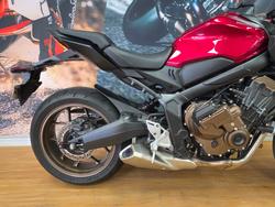 2024 Honda CB650RAC RED