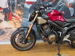2024 Honda CB650RAC RED