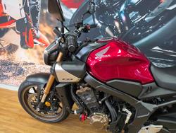 2024 Honda CB650RAC RED