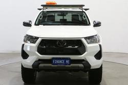 2025 Toyota Hilux SR