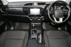 2025 Toyota Hilux SR