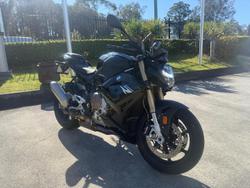 BMW S 1000 R Race