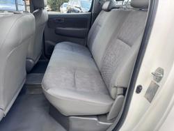2009 Toyota Hilux SR GGN15R MY09 4x2 Glacier White