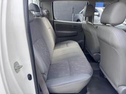 2009 Toyota Hilux SR GGN15R MY09 4x2 Glacier White