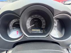 2009 Toyota Hilux SR GGN15R MY09 4x2 Glacier White