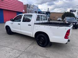 2009 Toyota Hilux SR GGN15R MY09 4x2 Glacier White