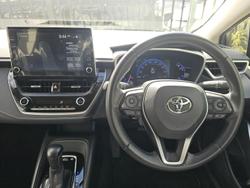 2021 Toyota Corolla Touring WxB Hybrid ZWE211W White