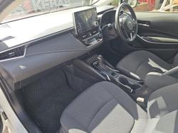2021 Toyota Corolla Touring WxB Hybrid ZWE211W White