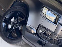 2025 Land Rover
Defender 110 D350 X-Dynamic HSE