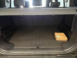 2025 Land Rover
Defender 110 D350 X-Dynamic HSE