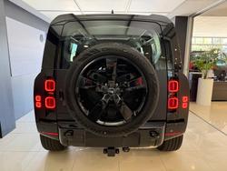2025 Land Rover
Defender 110 D350 X-Dynamic HSE