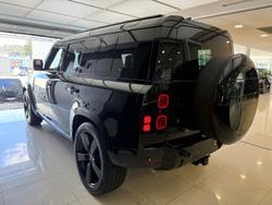 2025 Land Rover
                Defender 110 P400 X-Dynamic HSE