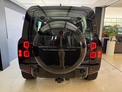 2025 Land Rover
                Defender 110 P400 X-Dynamic HSE