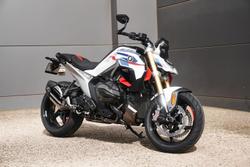 2025 BMW R 1300 R Performance