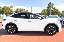 2025 Volkswagen ID.5 Pro E2 MY25 Glacier White/Black Roof