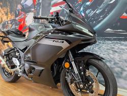 2025 Yamaha YZF-R3 Black