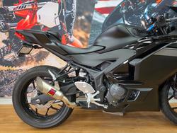 2025 Yamaha YZF-R3 Black