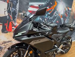 2025 Yamaha YZF-R3 Black
