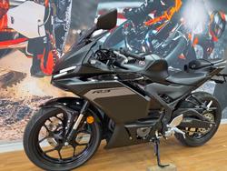 2025 Yamaha YZF-R3 Black