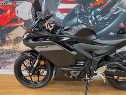 2025 Yamaha YZF-R3 Black