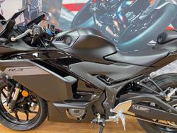 2025 Yamaha YZF-R3 Black