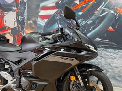2025 Yamaha YZF-R3 Black