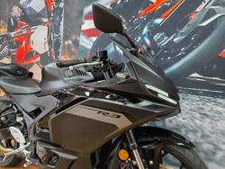 2025 Yamaha YZF-R3 Black
