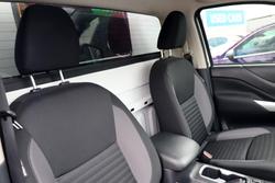 2021 Nissan
                Navara SL
