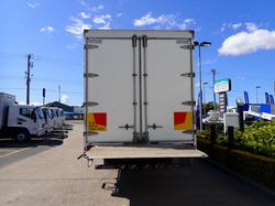 2017 ISUZU FRR 107-210 WHITE