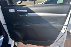 2019 Toyota
Hilux SR5
