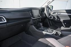 2025 Isuzu
MU-X LS-M