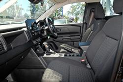 2025 Mitsubishi Triton GLX