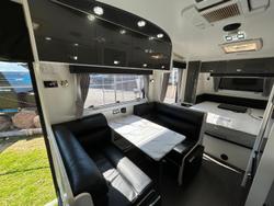 2016 Majestic Navigator