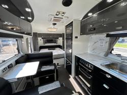 2016 Majestic Navigator