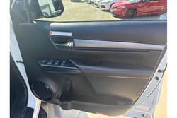 2024 Toyota
Hilux Rogue 48V
