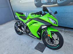 2013 Kawasaki NINJA 300 Green