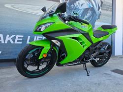 2013 Kawasaki NINJA 300 Green