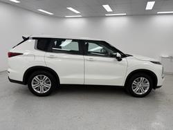 2022 Mitsubishi Outlander ES ZM MY22.5 White