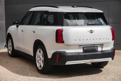 2024 MINI Countryman SE Classic