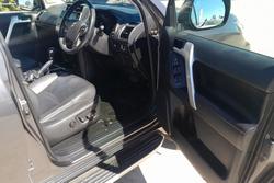 2021 Toyota
Landcruiser Prado VX