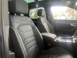 2025 Volkswagen Touareg 210TDI R-Line