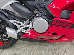 2021 DUCATI PANIGALE V2 RED