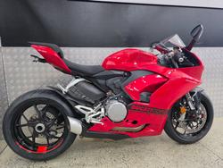 2021 DUCATI PANIGALE V2 RED