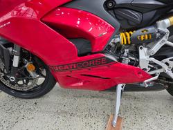 2021 DUCATI PANIGALE V2 RED