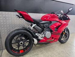 2021 DUCATI PANIGALE V2 RED