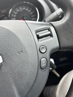 2011 Nissan Dualis ST