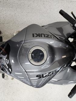 2022 Suzuki GSX1300 (HAYABUSA) silver