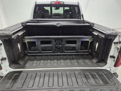 2024 RAM 1500 Laramie Sport Hurricane SO RamBox DT MY25 4X4 Dual Range Bright White